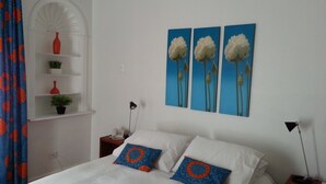 Minibar, in-room safe, free WiFi - Hotel Las Hortensias (Santiago)