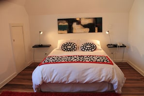 Minibar, in-room safe, free WiFi