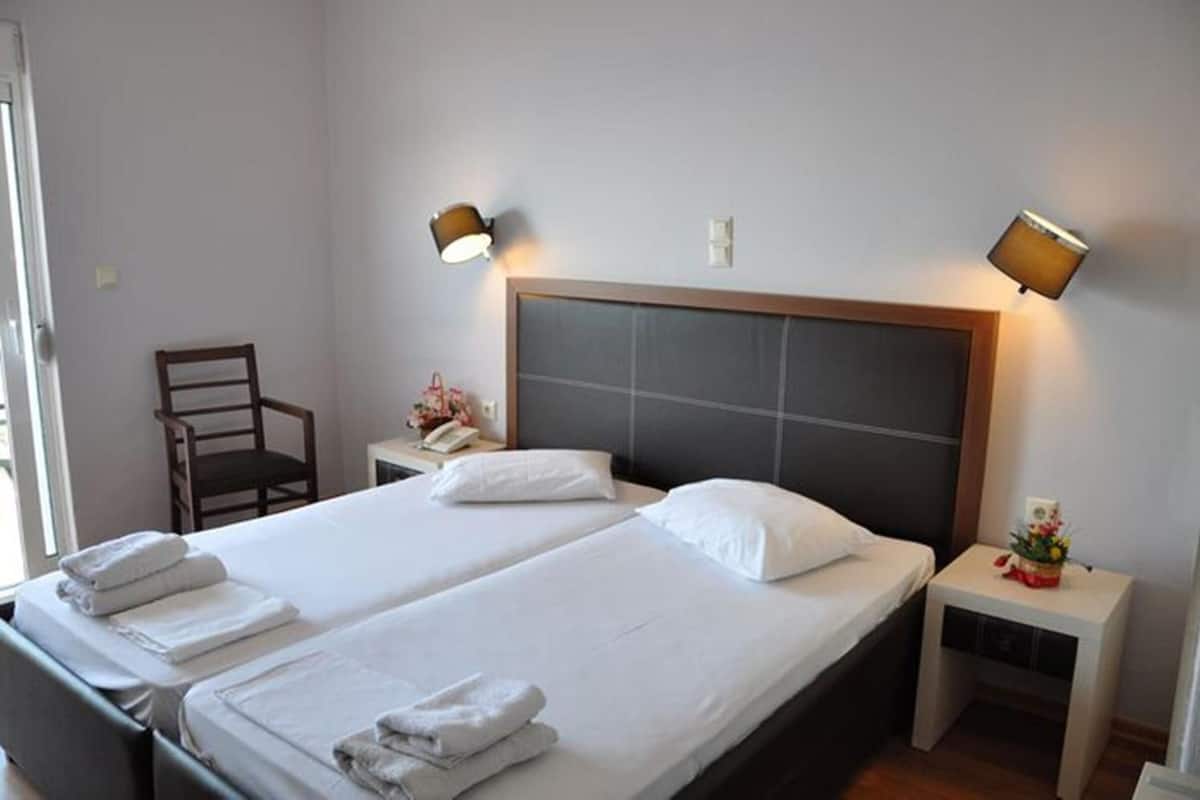 1 slaapkamer, een minibar, een kluis op de kamer, een bureau