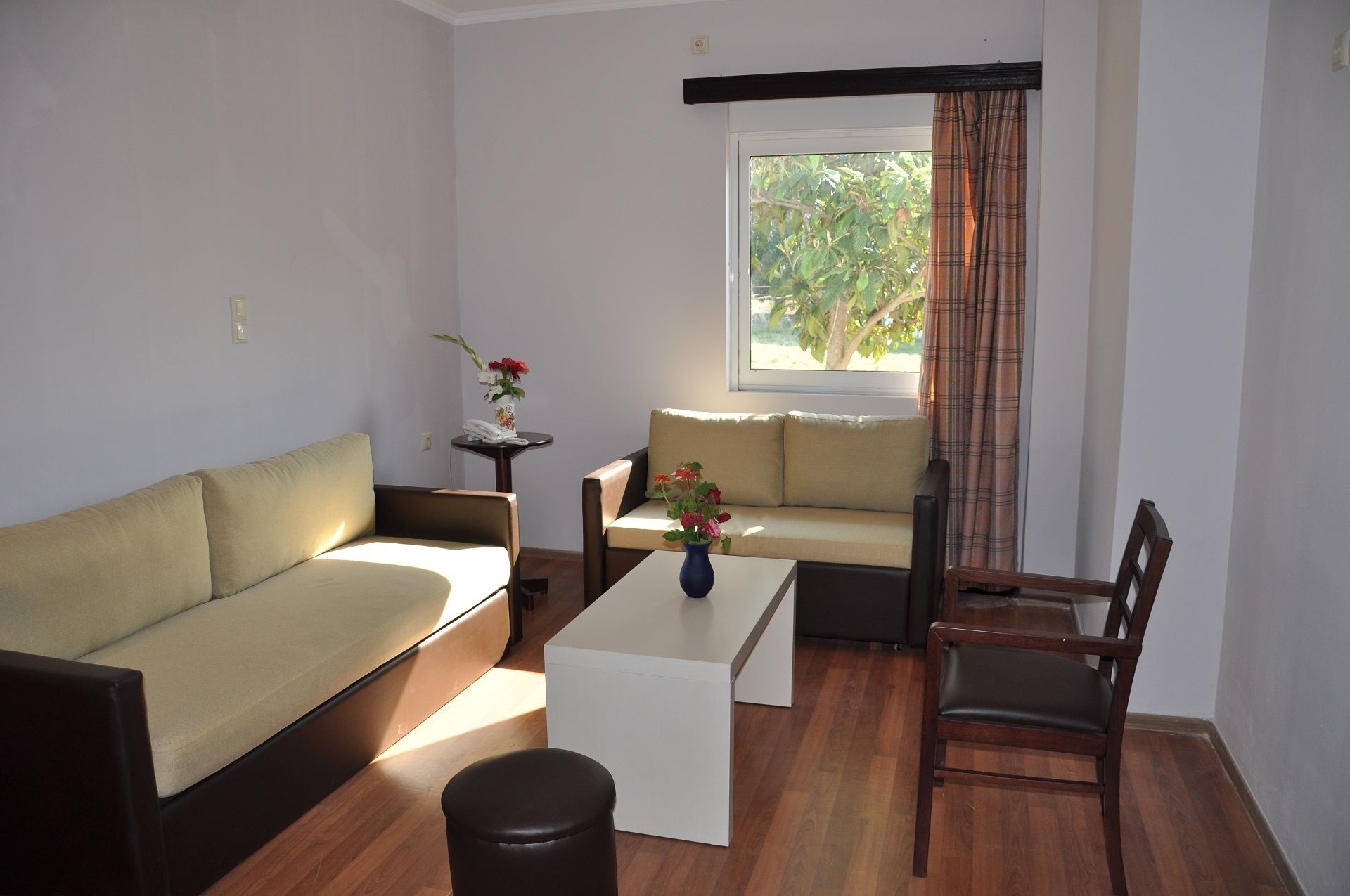 apartment, 1 bedroom | living area | 32-inch tv with satellite channels
