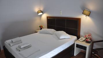 1 chambre, minibar, coffres-forts dans les chambres, bureau