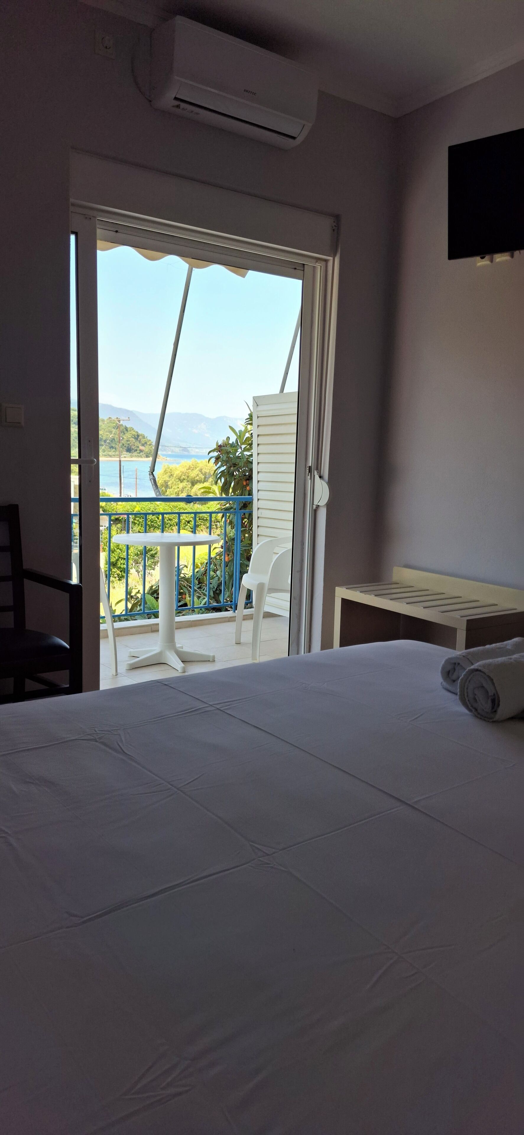 standard double room | 1 bedroom, minibar, in-room safe, desk