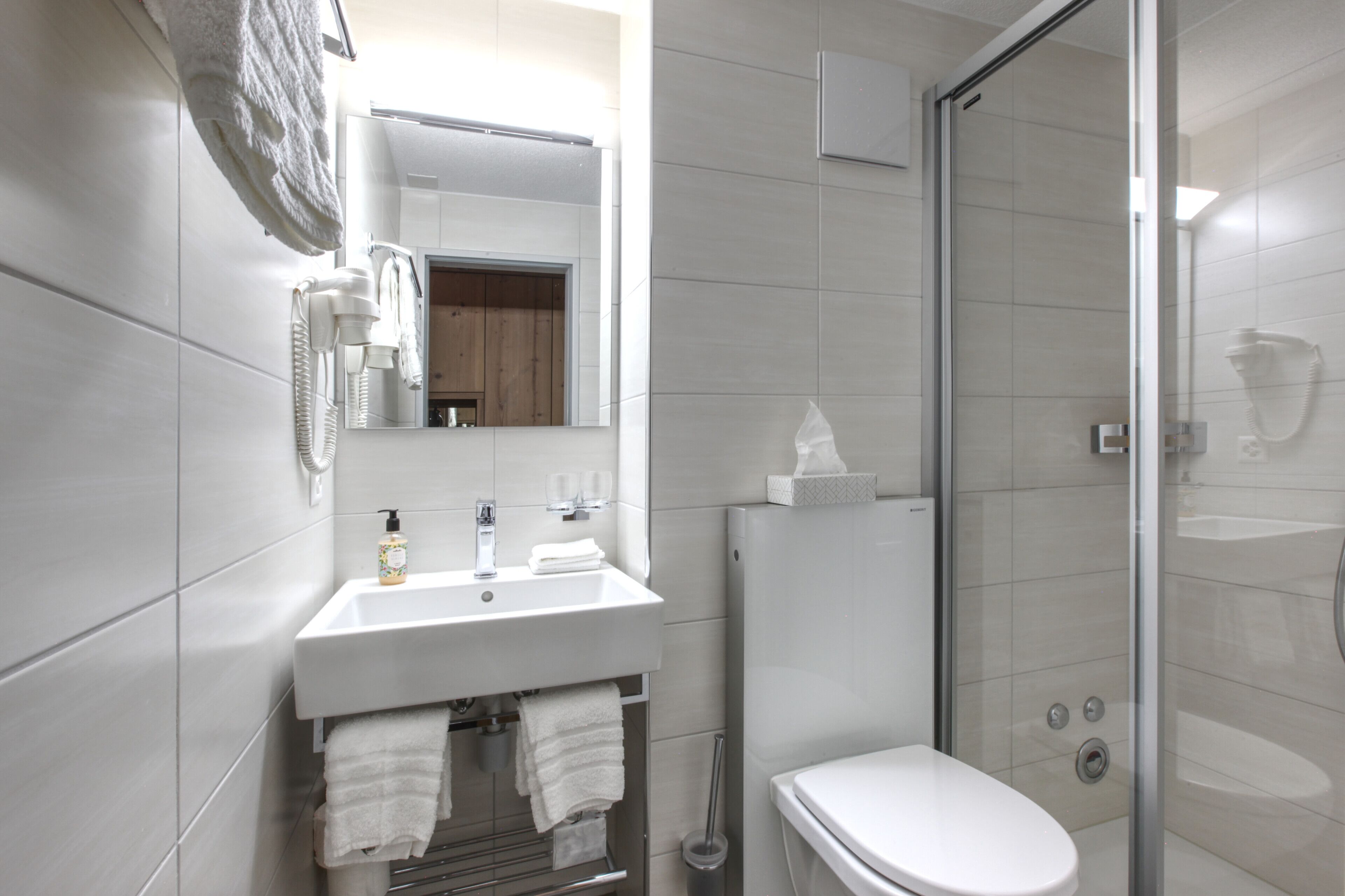twin room (residence bellevue) | bathroom | hair dryer, towels
