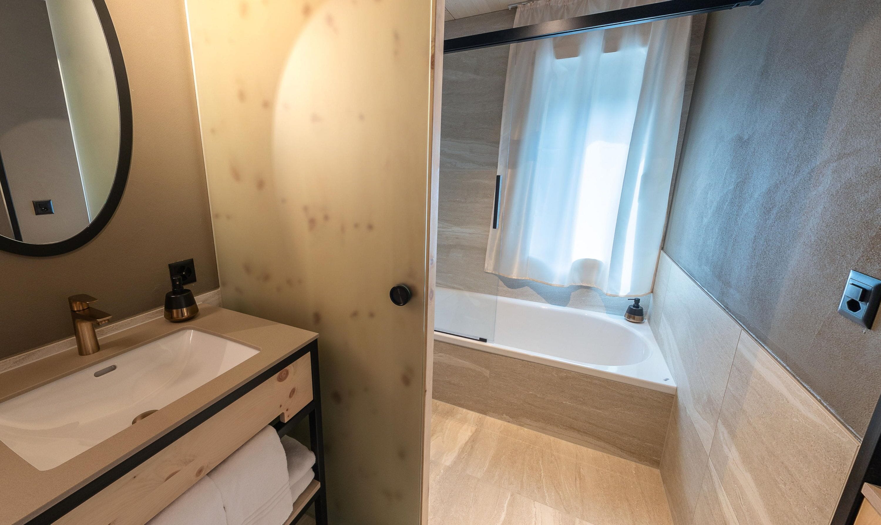 family double room (arve plus 2 - kajütenbett) | bathroom | hair dryer, towels