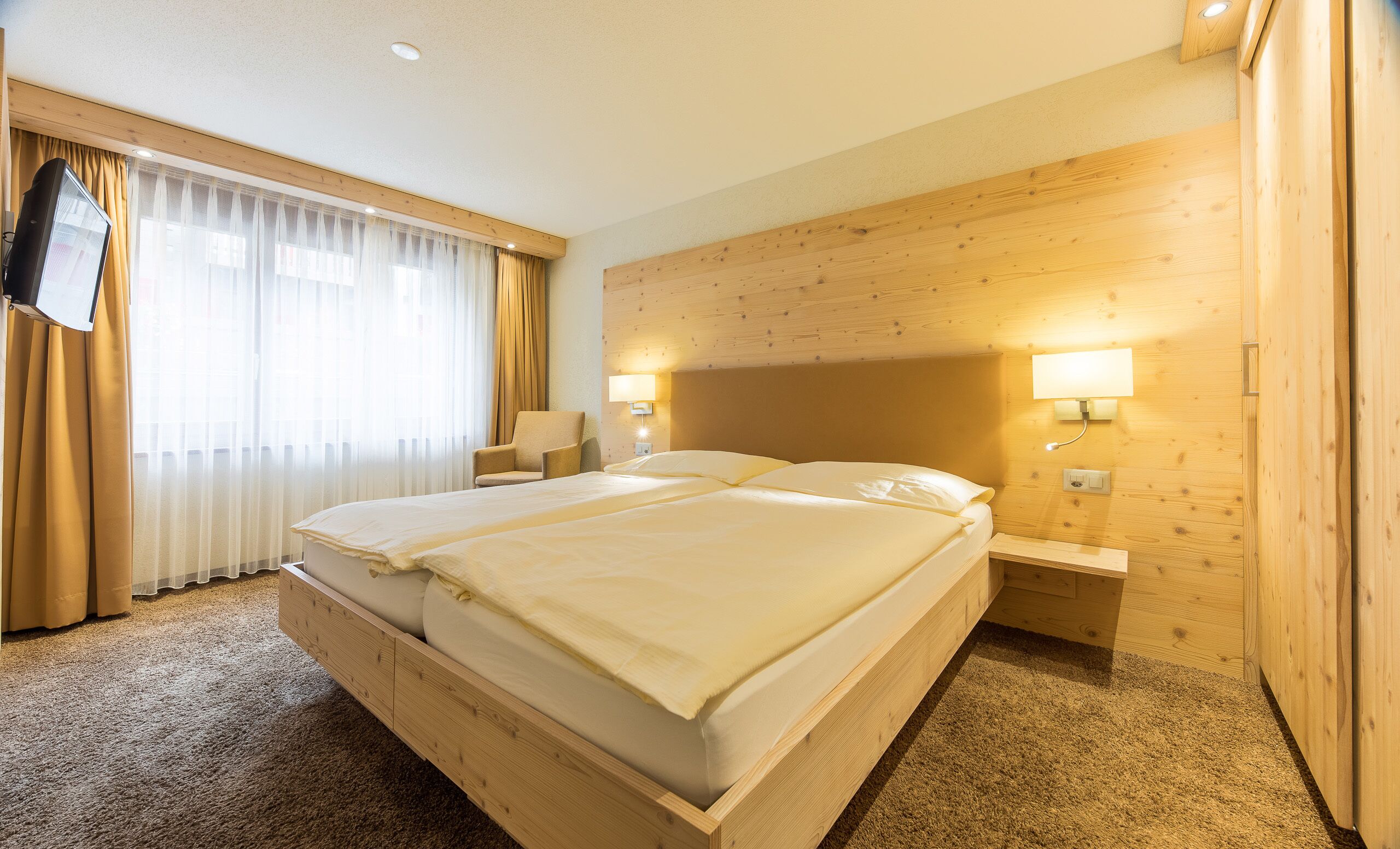 apartment (bellevue) | 1 bedroom, hypo-allergenic bedding, in-room safe, desk