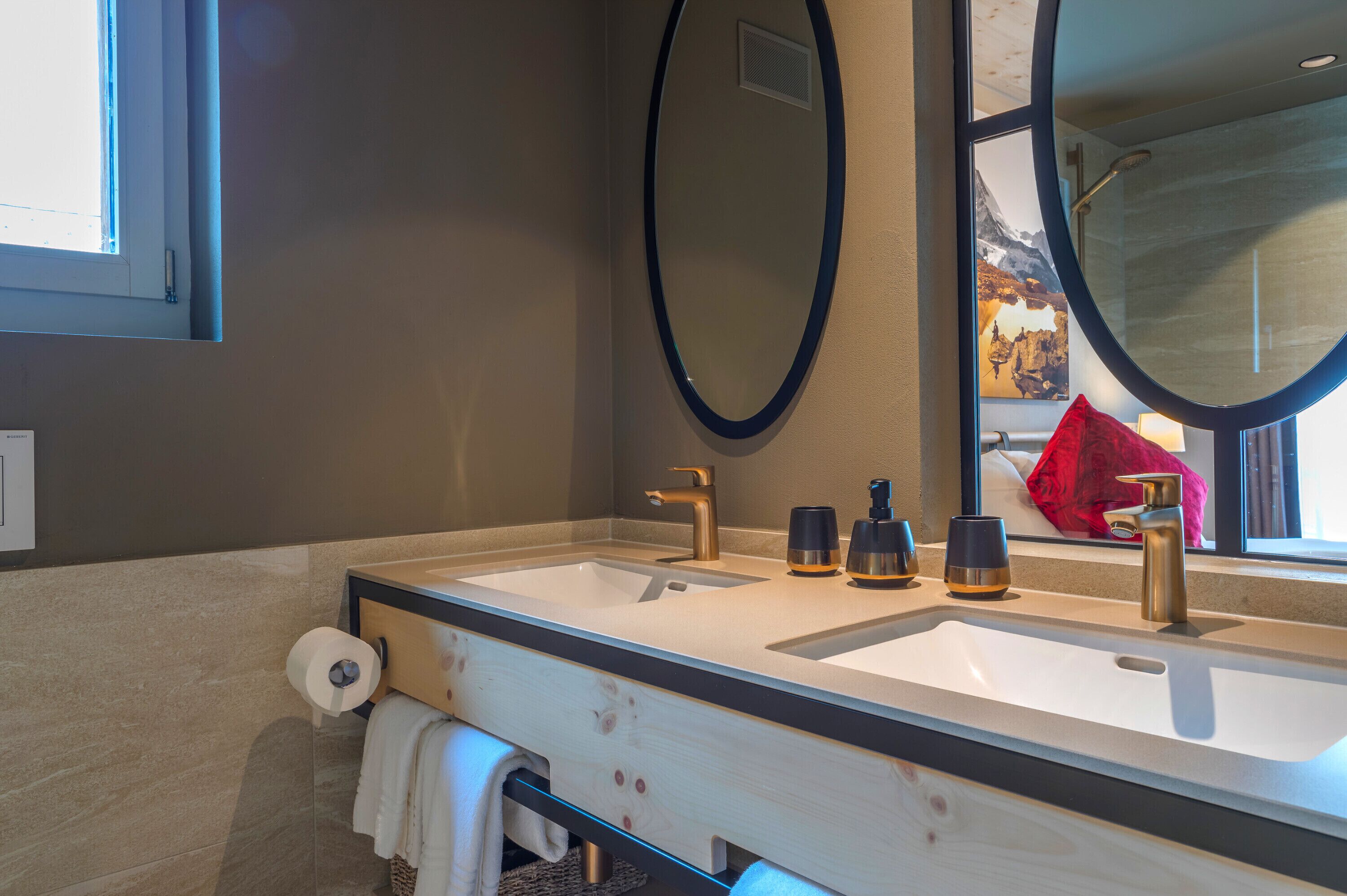 family room (arve) | bathroom | hair dryer, towels