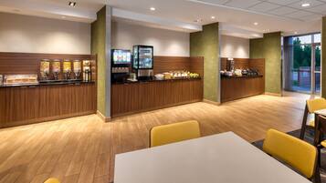 Free daily continental breakfast