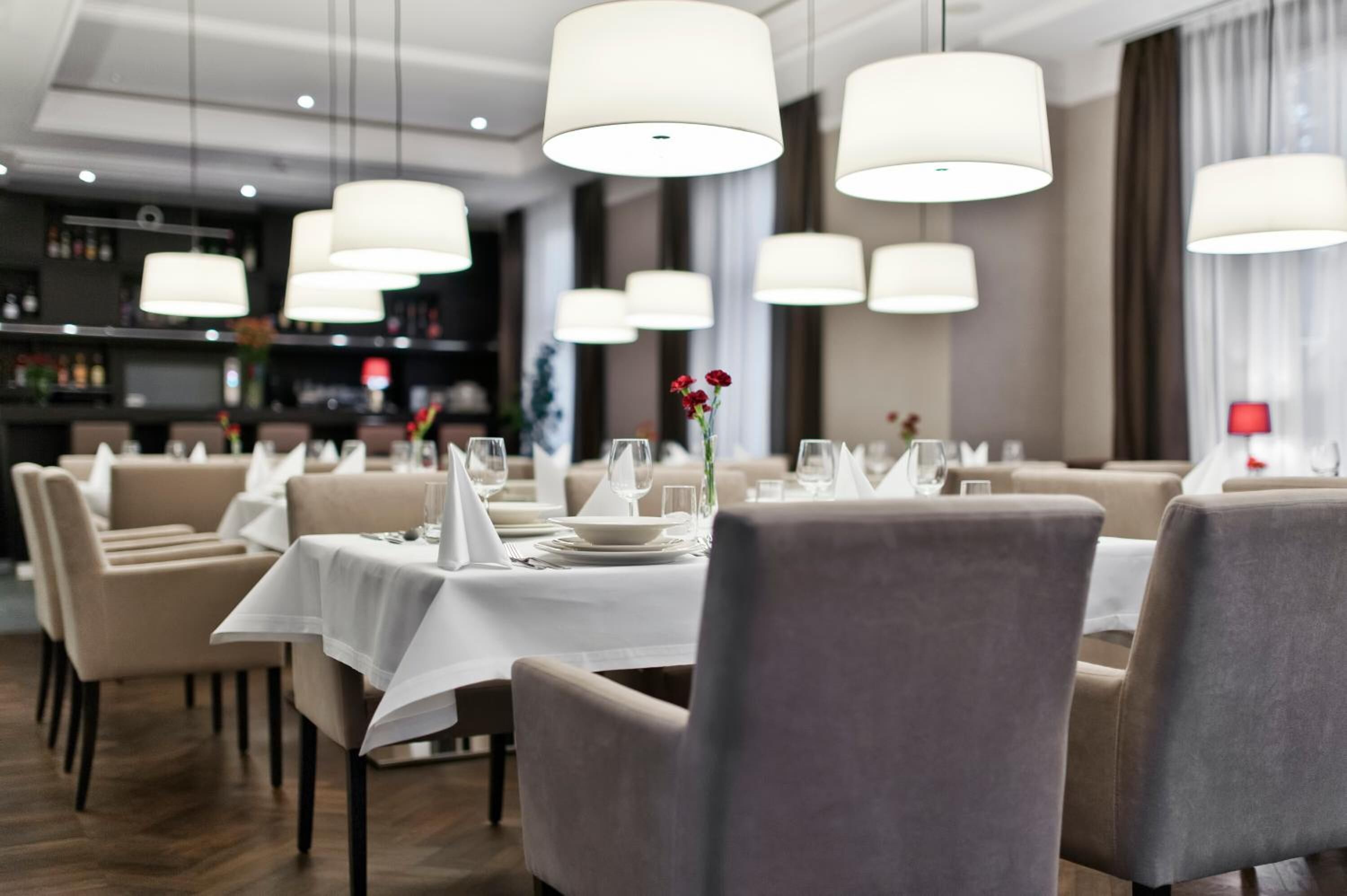 breakfast, lunch, dinner served; al fresco dining