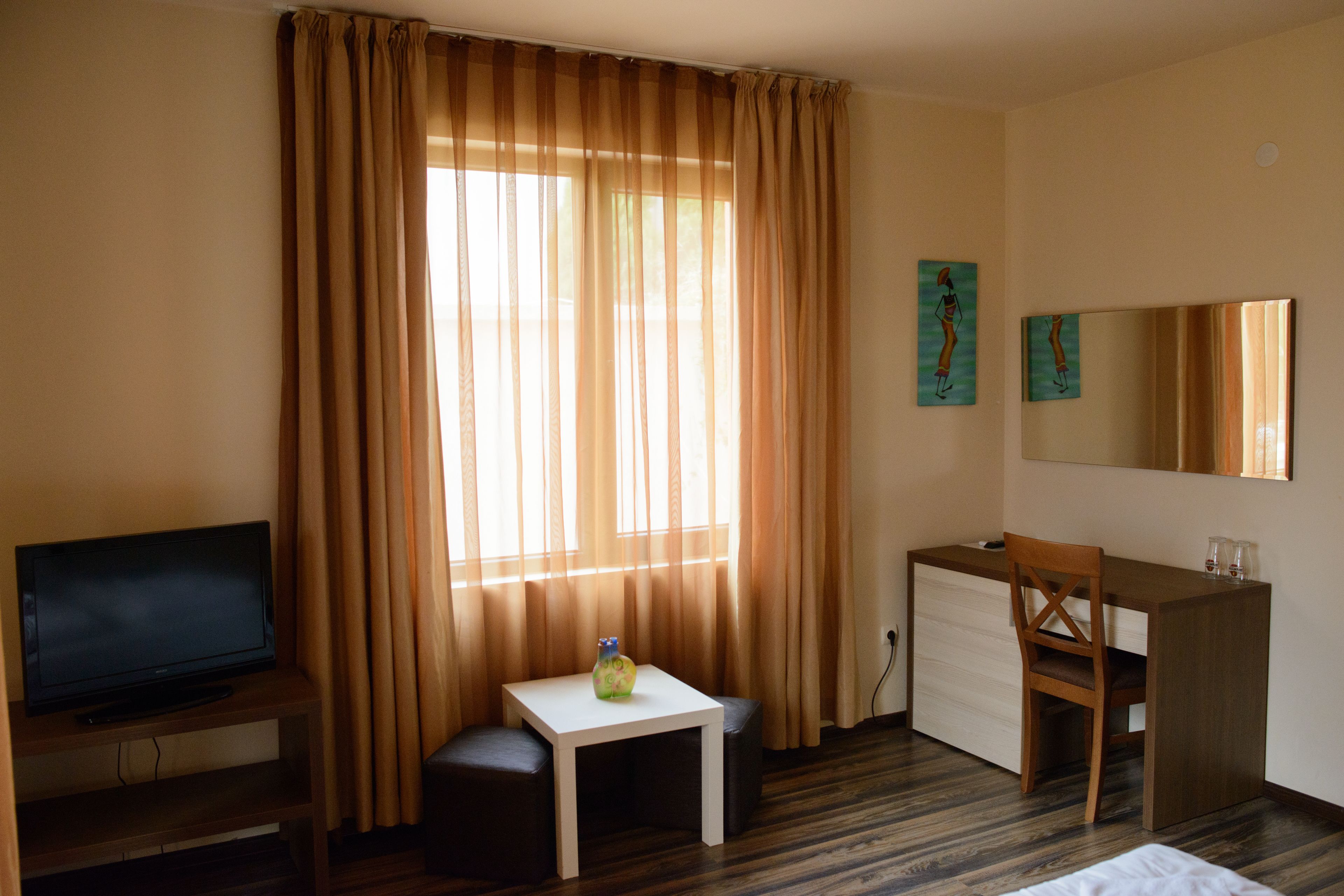 minibar, in-room safe, soundproofing, iron/ironing board