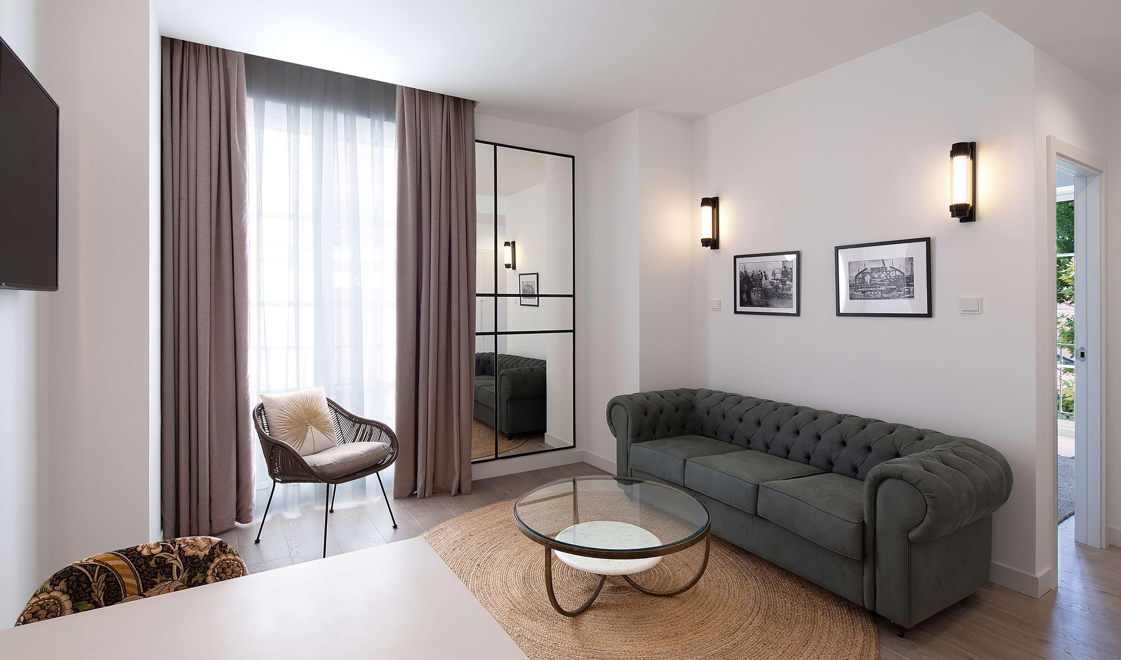 Living room | 55-inch flat-screen TV with digital channels, TV