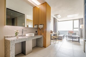 Royal Suite (TwinBed,Max 3 guests-Contact property) | 1 bedroom, memory foam beds, individually decorated, desk
