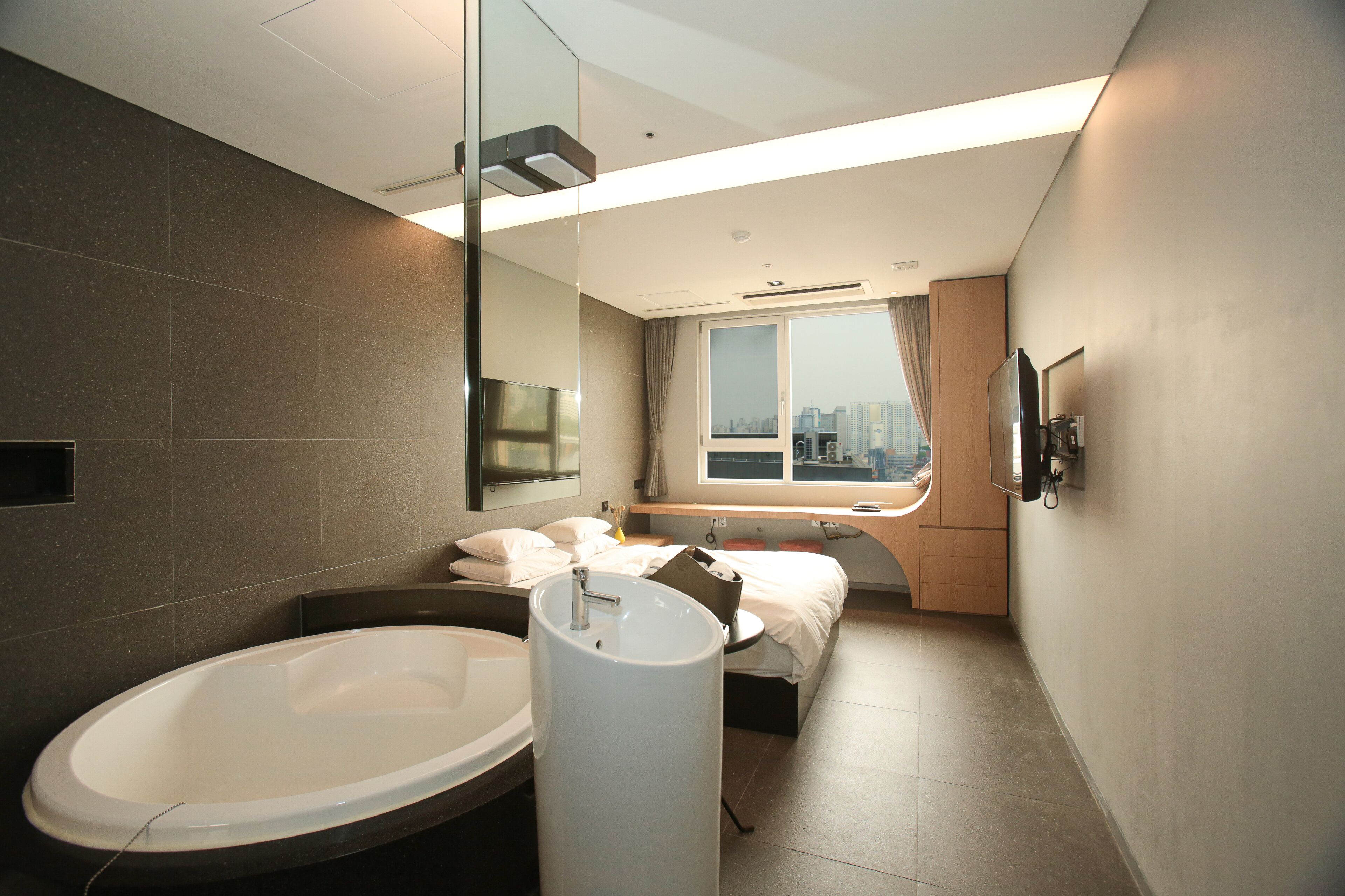 Suite (TwinBed,Max 3 guests-Contact property) | Memory foam beds, individually decorated, desk, blackout drapes