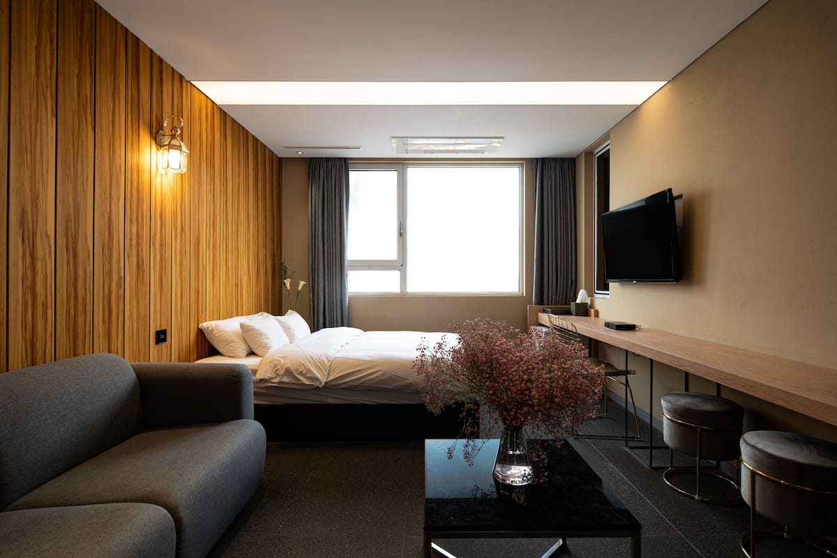 Suite (TwinBed,Max 3 guests-Contact property) | Memory foam beds, individually decorated, desk, blackout drapes