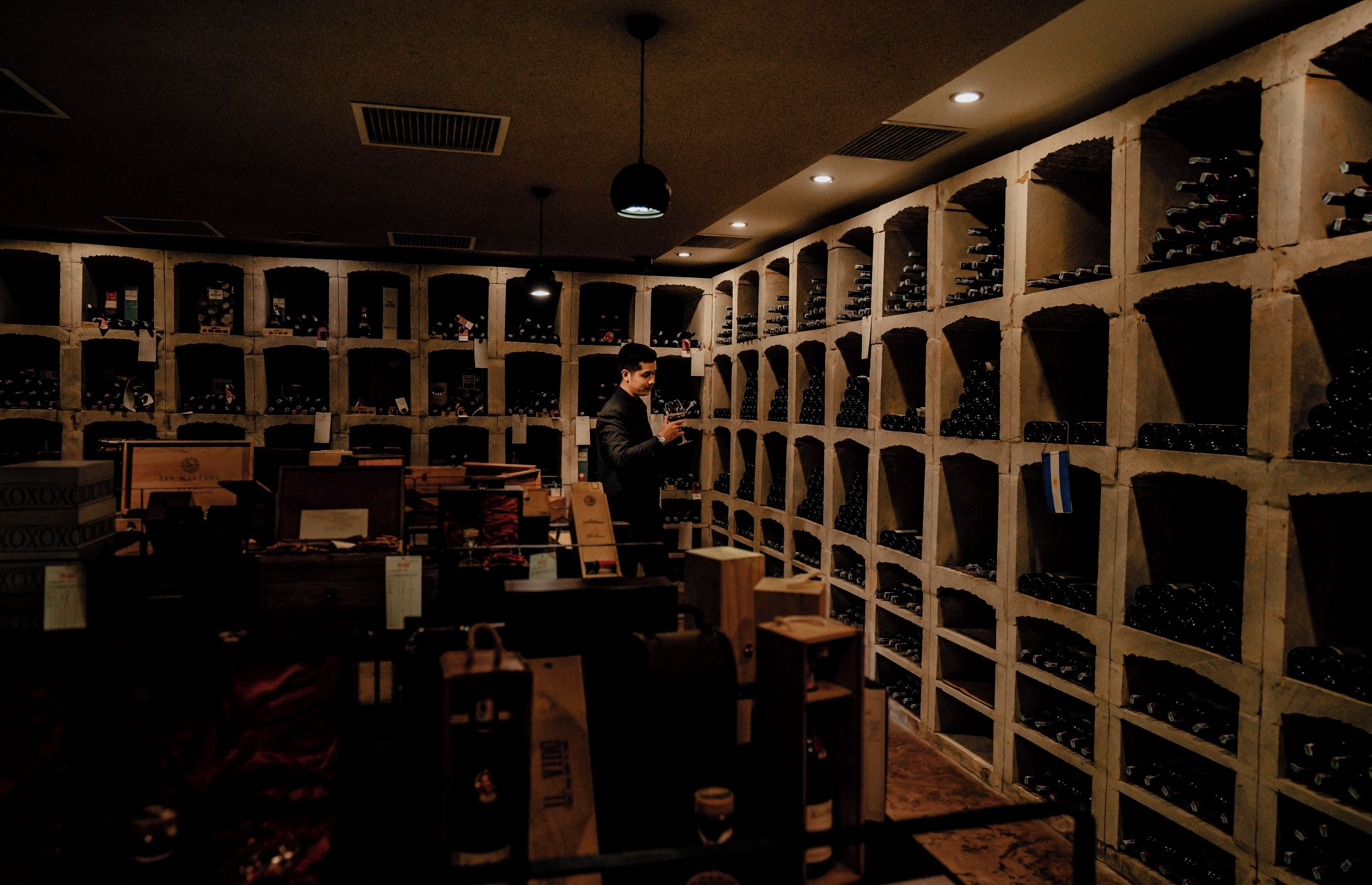 2 restaurants, breakfast served