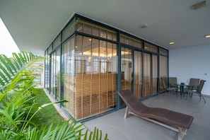 Minibar, in-room safe, desk, laptop workspace - My Way Hotel & Residence (Hanoi)