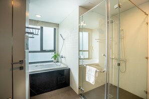 Executive Apartment | Bathroom - My Way Hotel & Residence (Hanoi)