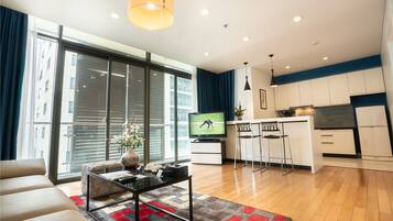 Executive Apartment | 1 bedroom, minibar, in-room safe, desk