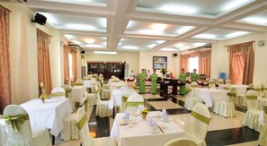 Bao gồm bữa sáng buffet hàng ngày 