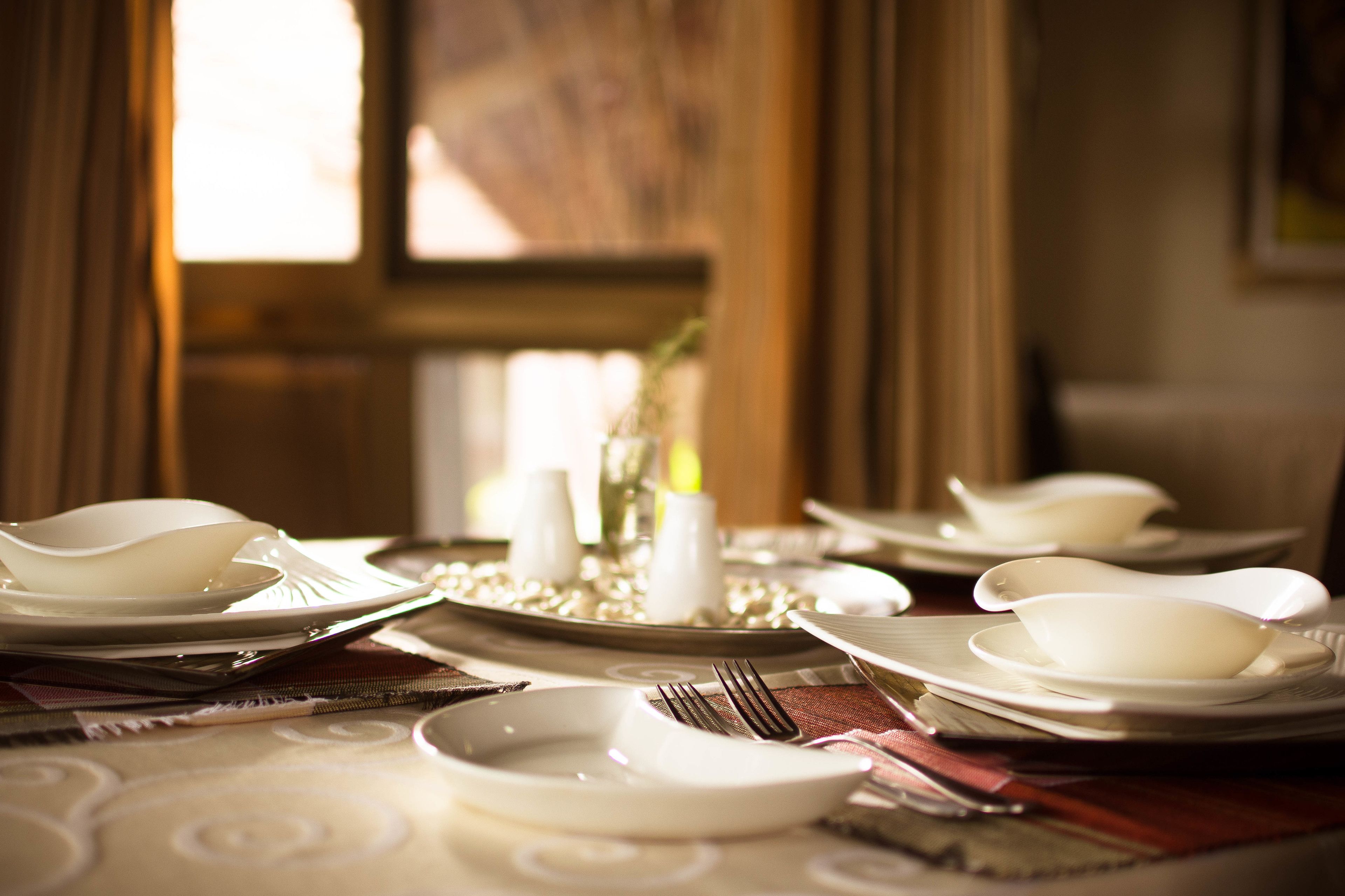 供应晚餐，室外就餐