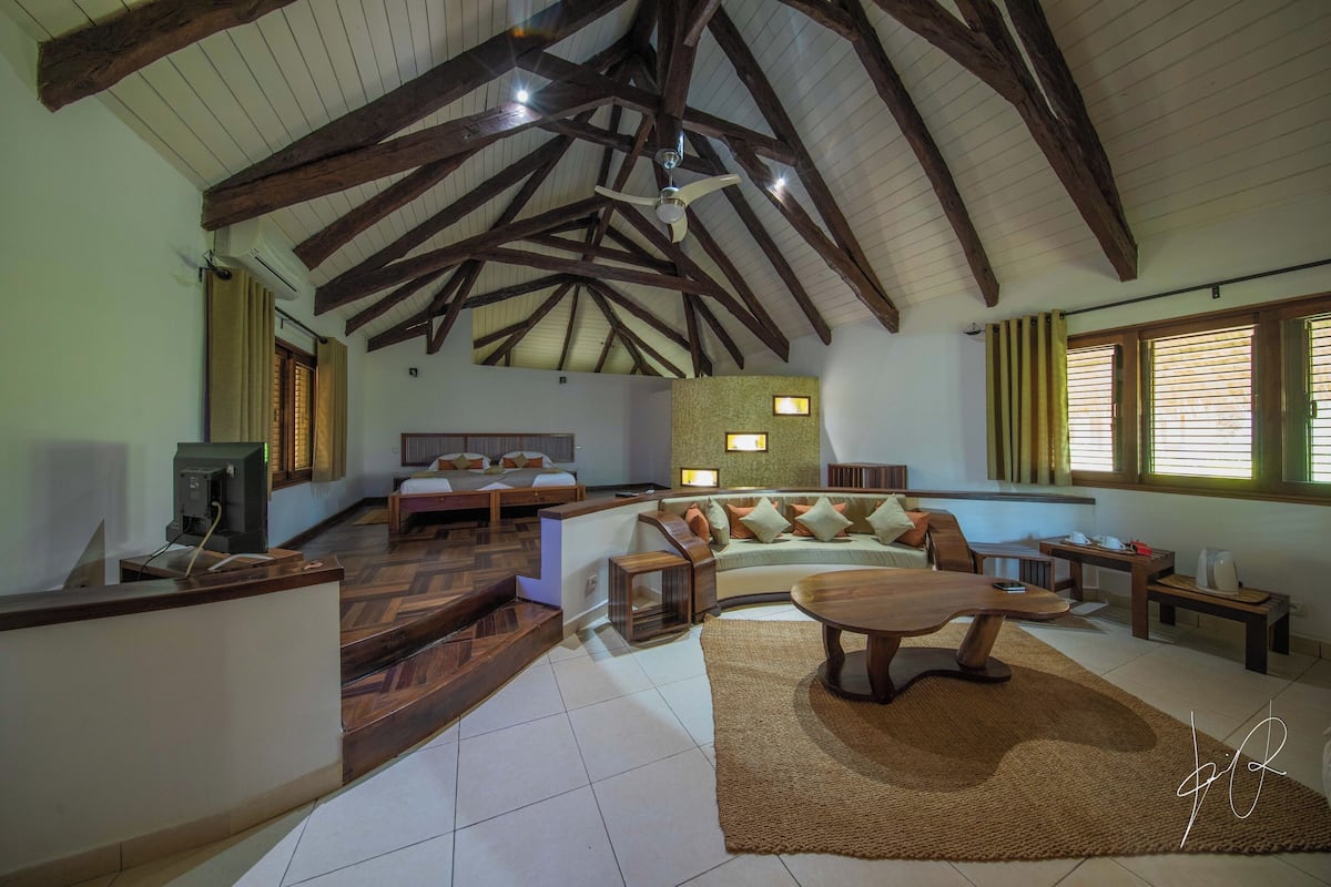 Standard Bungalow, Garden View | 1 bedroom, premium bedding, minibar, in-room safe