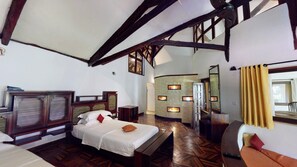 Family Suite | Premium bedding, minibar, in-room safe, desk