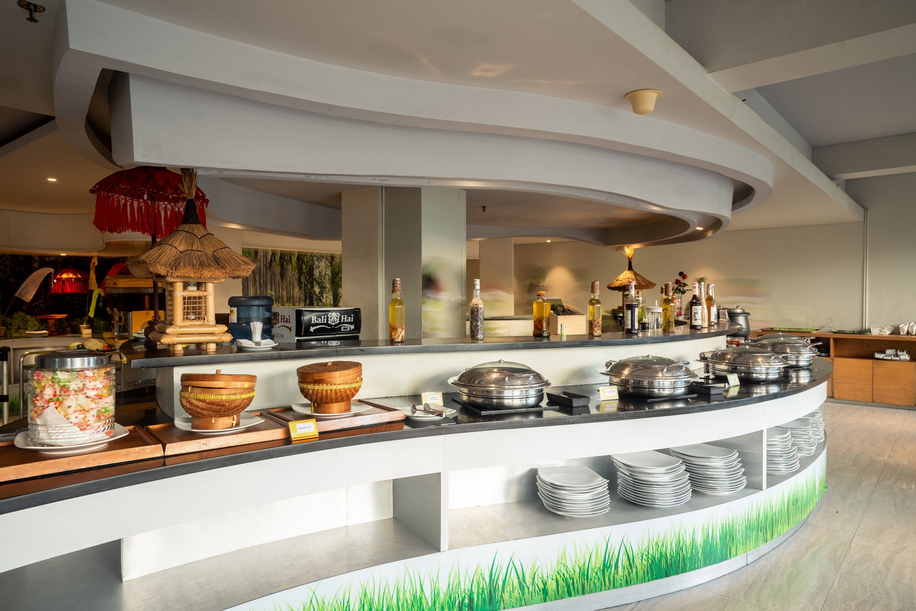 breakfast, lunch, dinner served; international cuisine, pool views