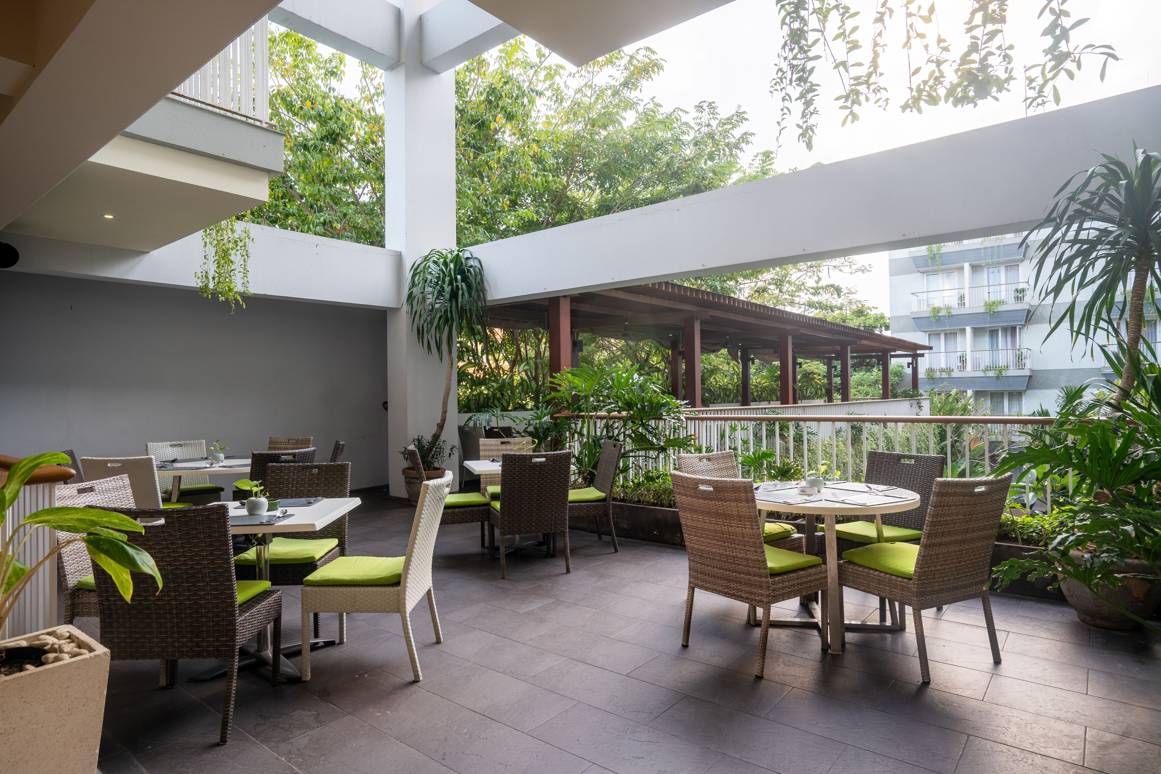 breakfast, lunch, dinner served; international cuisine, pool views