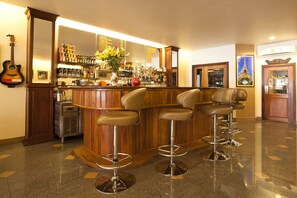 Lobby sitting area - Golden House International Hotel (Phnom Penh)