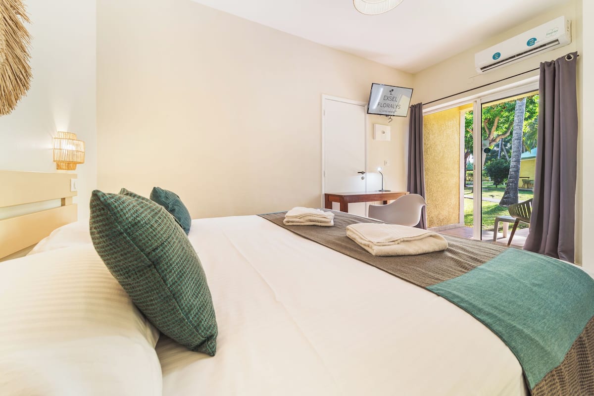 Desk, iron/ironing board, free cribs/infant beds, free WiFi