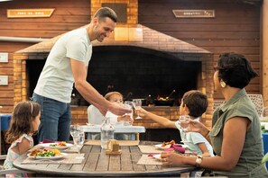 Lunch, dinner served; French cuisine, pool views  - Hôtel Exsel Floralys (L'Étang-Salé)