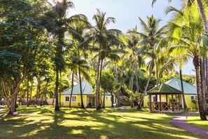 Exterior - Hôtel Exsel Floralys (L'Étang-Salé)
