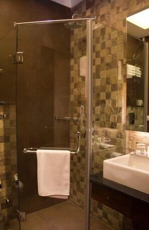 Dusche, kostenlose Toilettenartikel