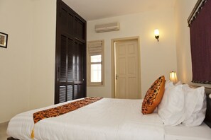 ジュニア アパートメント 2 ベッドルーム | 1 室のベッドルーム、ミニバー、セーフティボックス (室内)、客室ごとに異なるインテリア