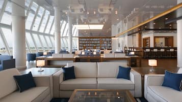 Lobby-Lounge, Blick aufs Meer