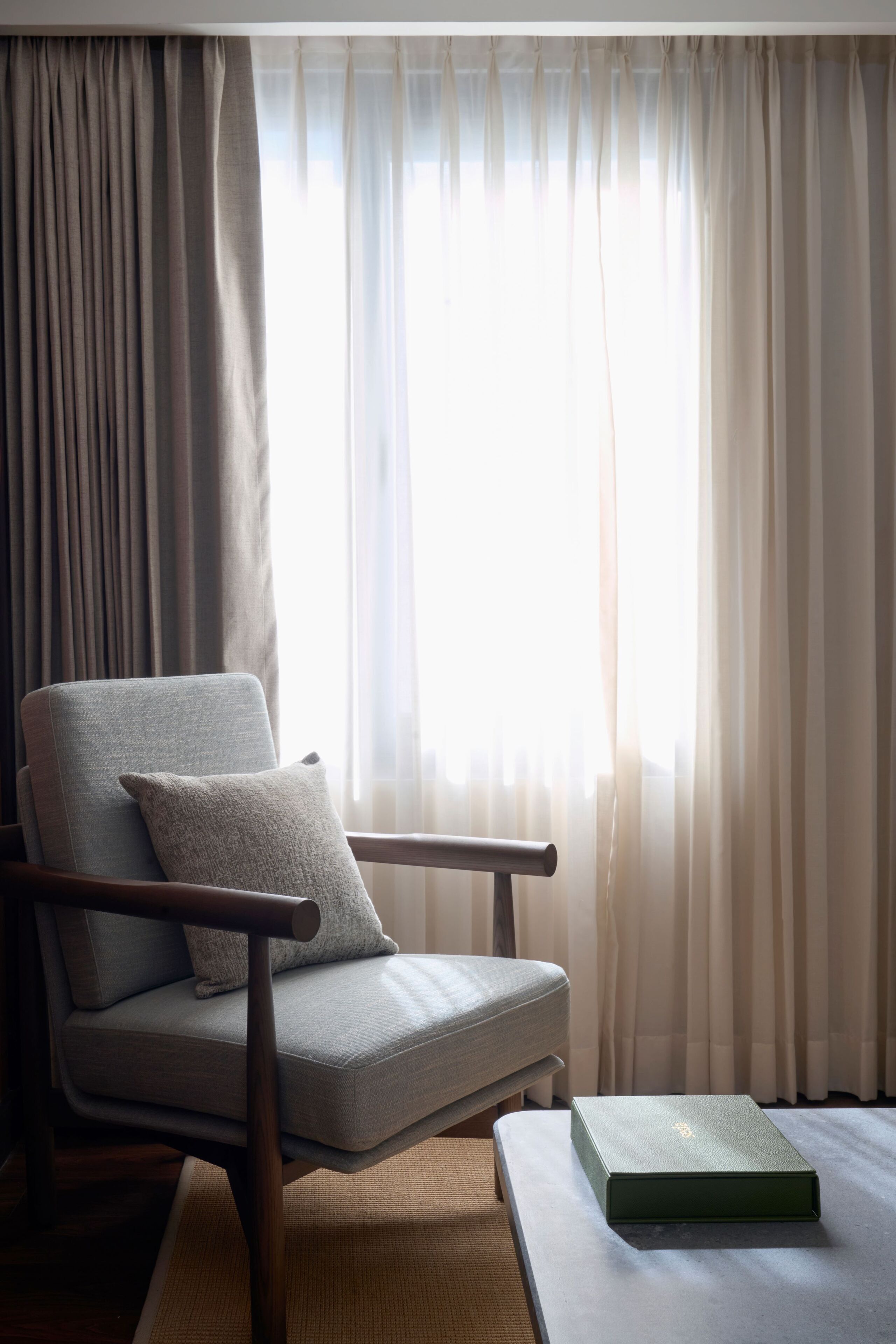 one-bedroom suite | living room | 42-inch led tv with cable channels, tv, dvd player