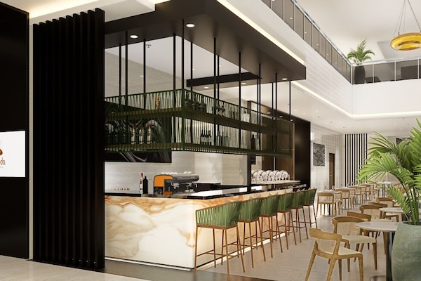 Breakfast, lunch, dinner served; international cuisine