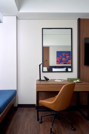 1 bedroom, in-room safe, desk, laptop workspace