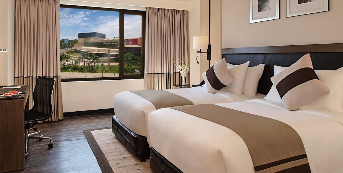 Deluxe Room | In-room safe, desk, laptop workspace, blackout curtains