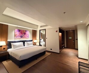 1 King Bed, Larger Room with Kitchenette and Club Access