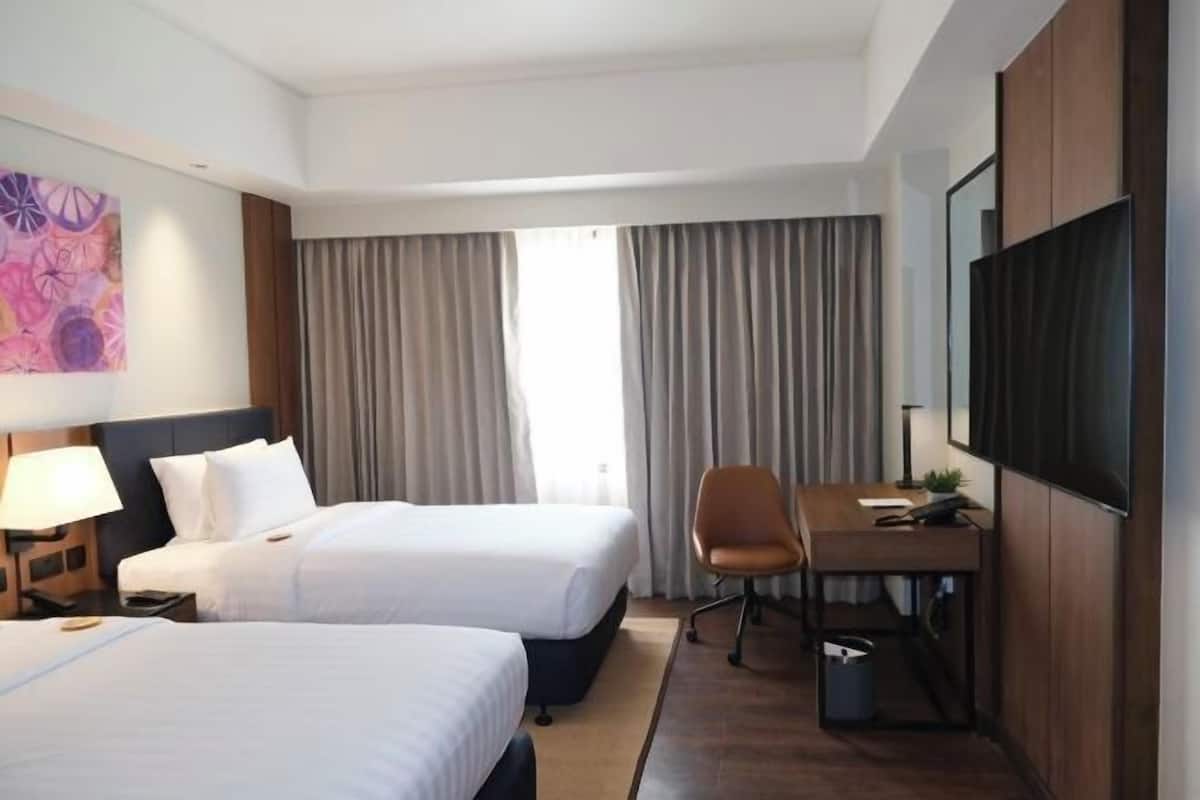 1 bedroom, in-room safe, desk, laptop workspace