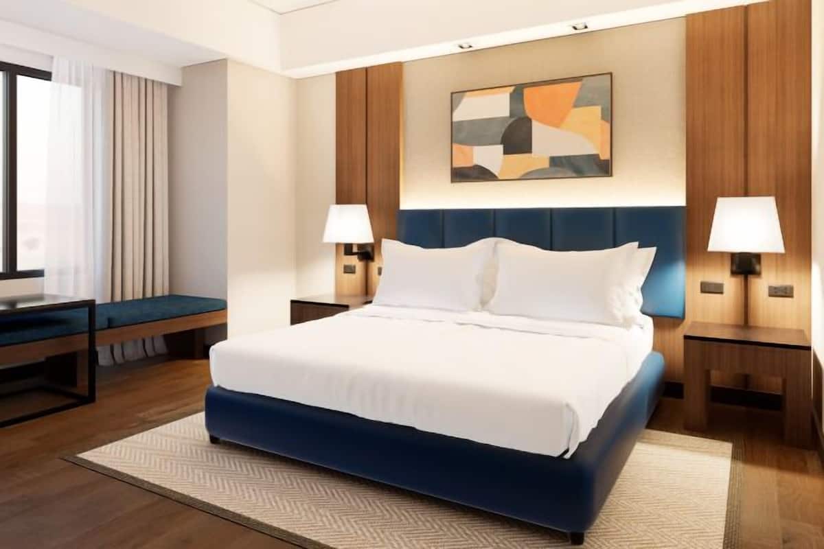 1 bedroom, in-room safe, desk, laptop workspace
