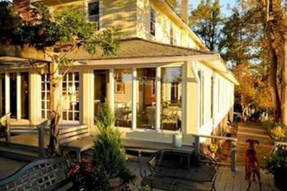 The Orchard Inn