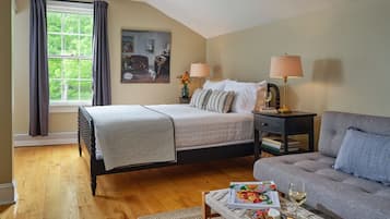 Deluxe Room | Premium bedding, pillowtop beds, individually decorated