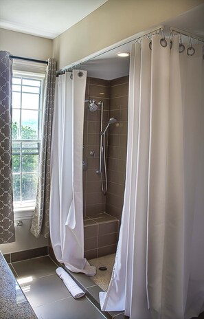 Evarts Suite, 1 Queen Bed, Soaking Tub, Corner room with view, Antique show fireplace | Bathroom | Free toiletries, hair dryer, towels - Windsor Mansion Inn (Windsor)
