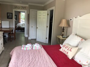 Room (Anna Rose - Queen)