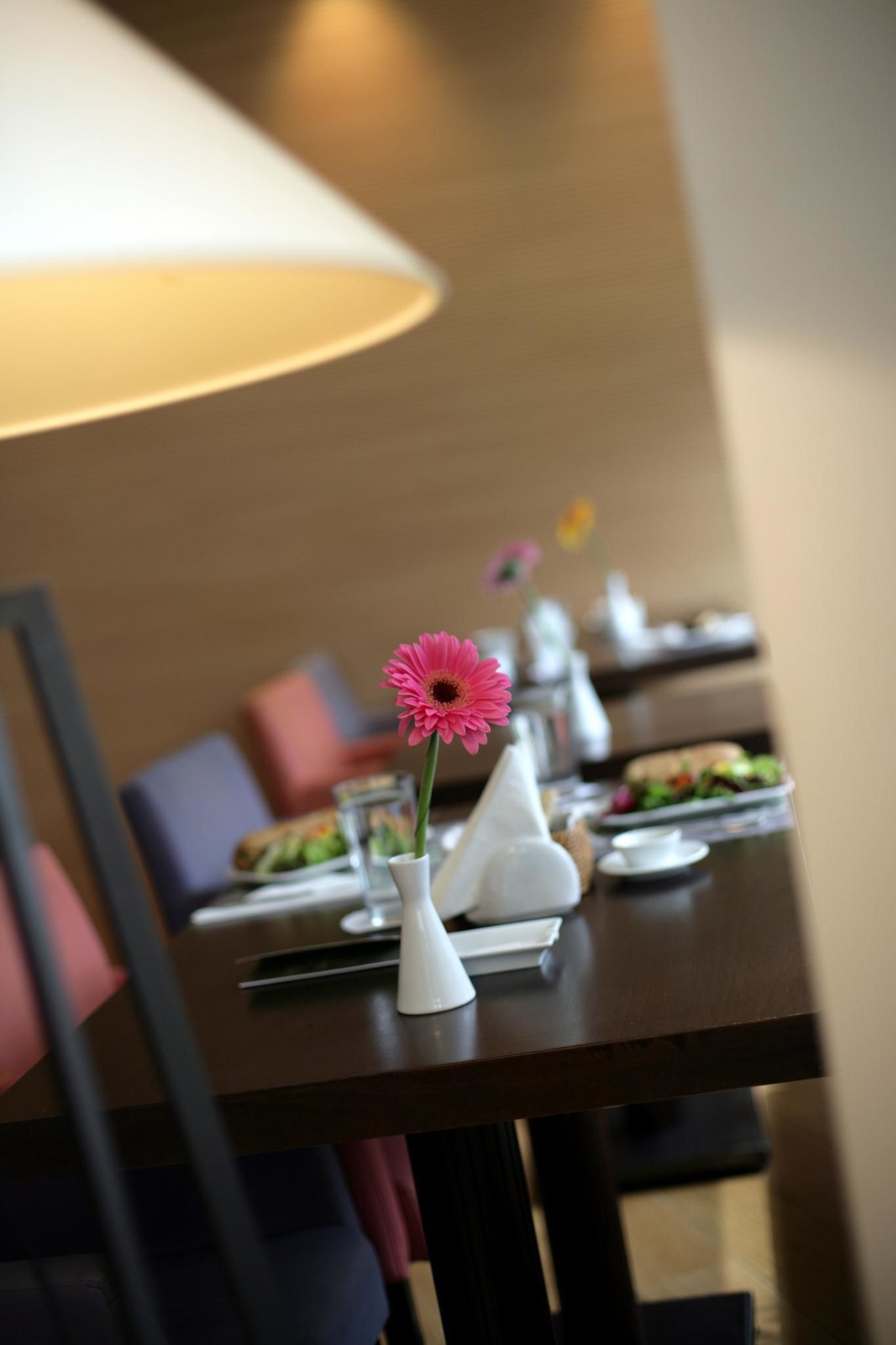 Daily continental breakfast (EUR 10 per person)