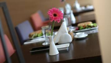 Daily continental breakfast (EUR 10 per person)