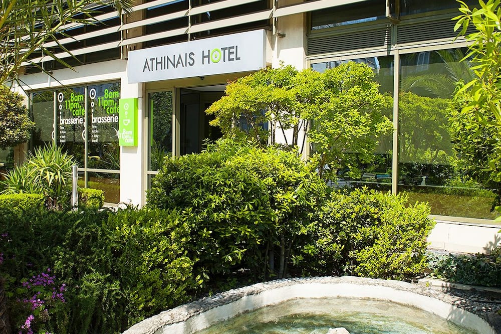 Athinais Hotel