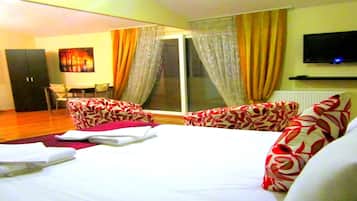 Caja de seguridad en la habitación y cortinas blackout