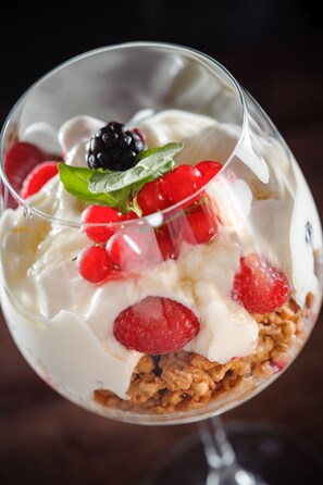 Daily full breakfast (EUR 25 per person) - Sleep Split (Split)